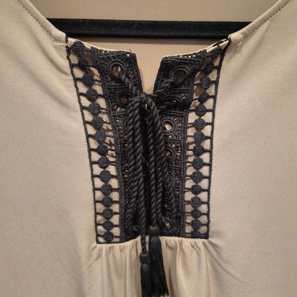 Susan Graver Solid Tan Long Sleeve Liquid Knit Peasant Top Sz 1X Boho Tassel Tie - Picture 3 of 6